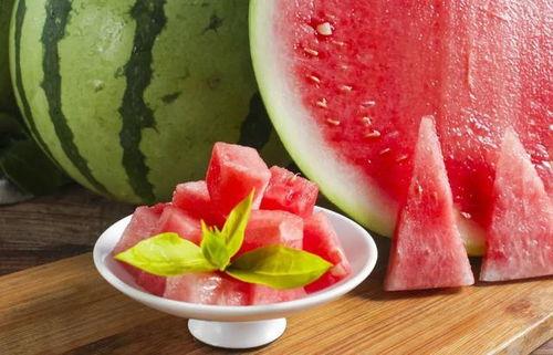 黑吃瓜每日必吃大瓜,揭秘娱乐圈每日必吃大瓜背后的真相